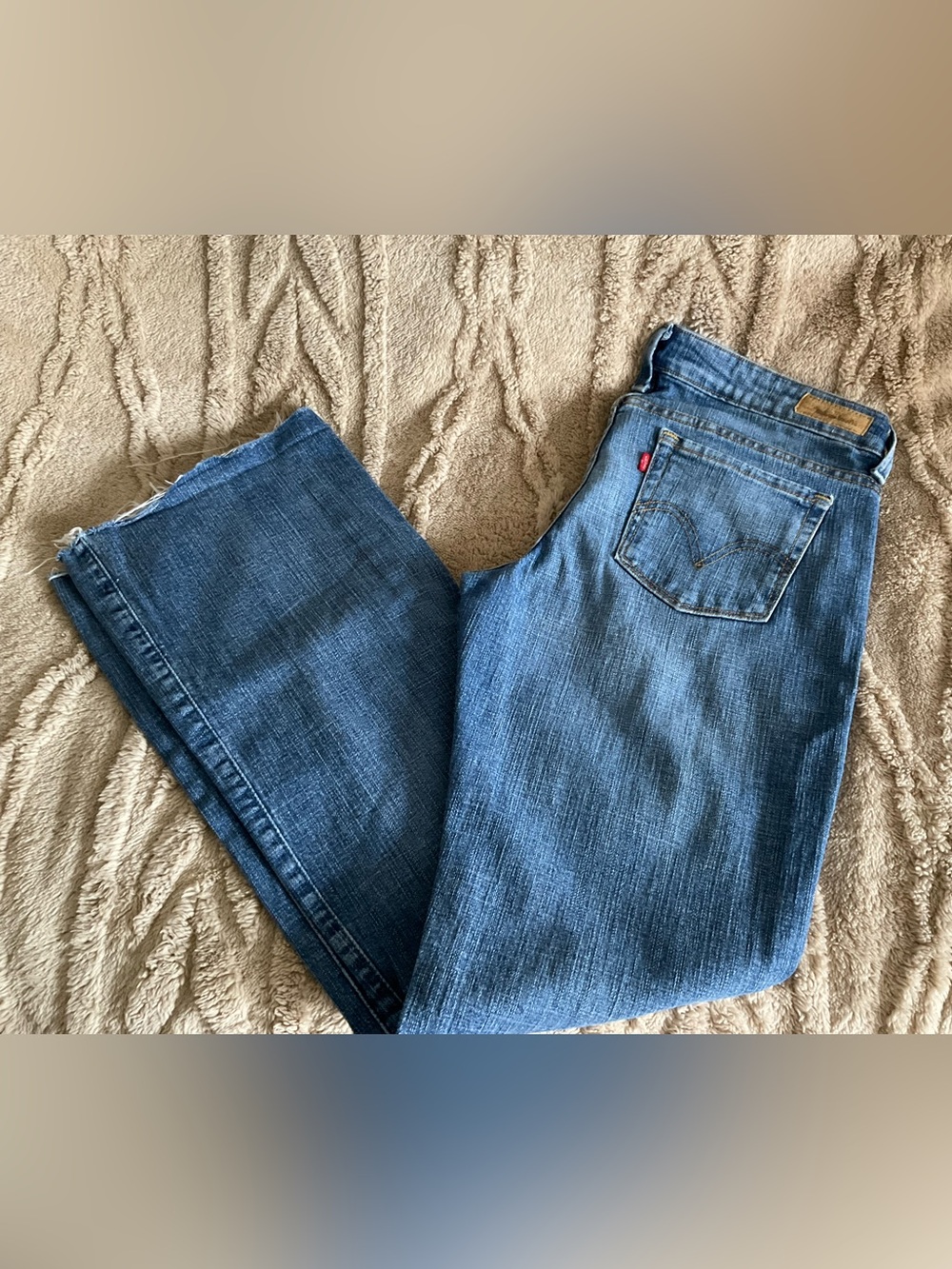 Levi's 545 Women's (8) Light Low Blue Boot Cut  Jeans with Tan Patch